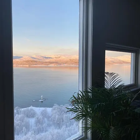 Sea And Mountain View Free Parking Appartement Tromsø